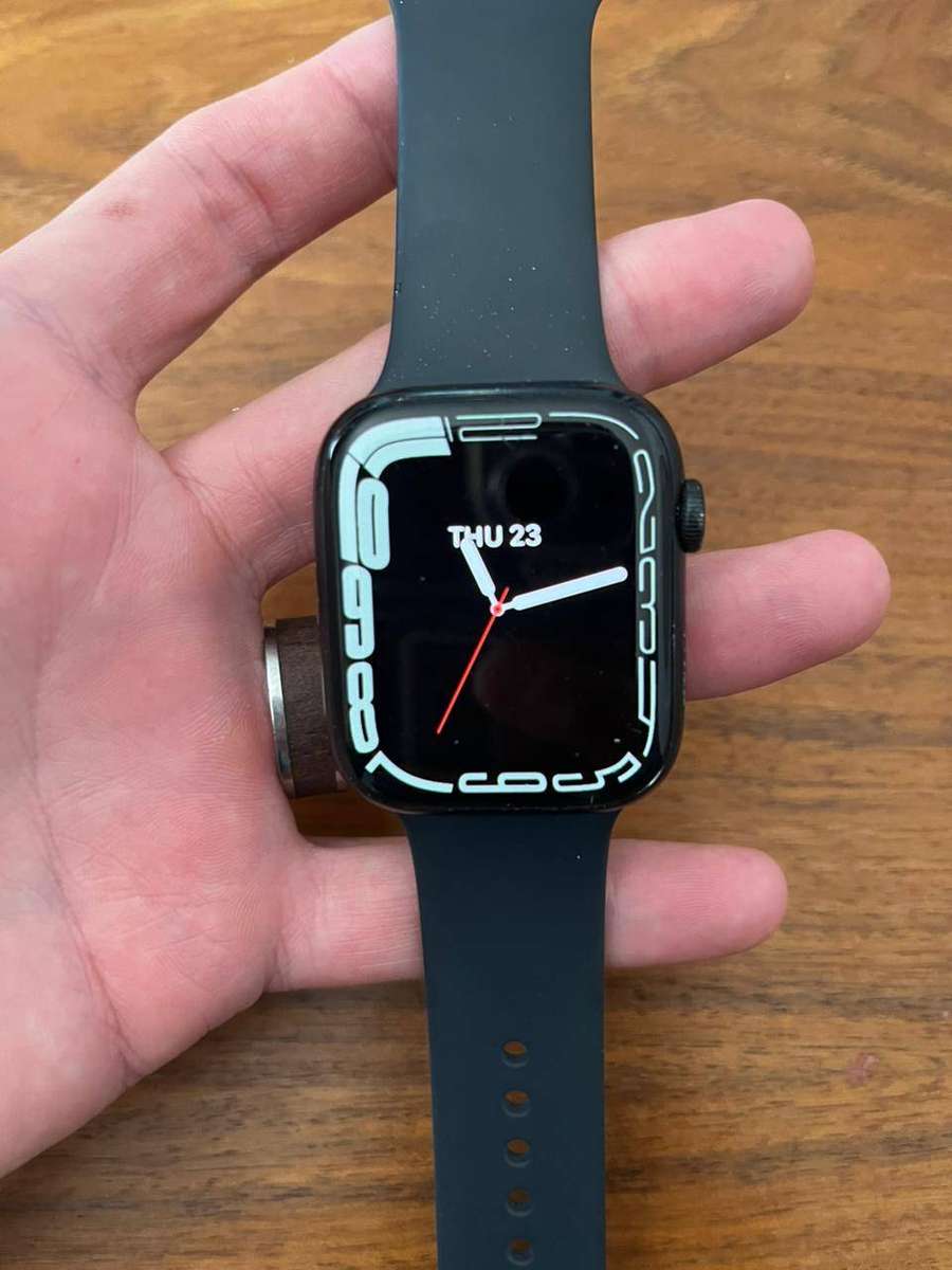 Apple Watch 7 45mm WIFI and LTE ***Button is sticky!