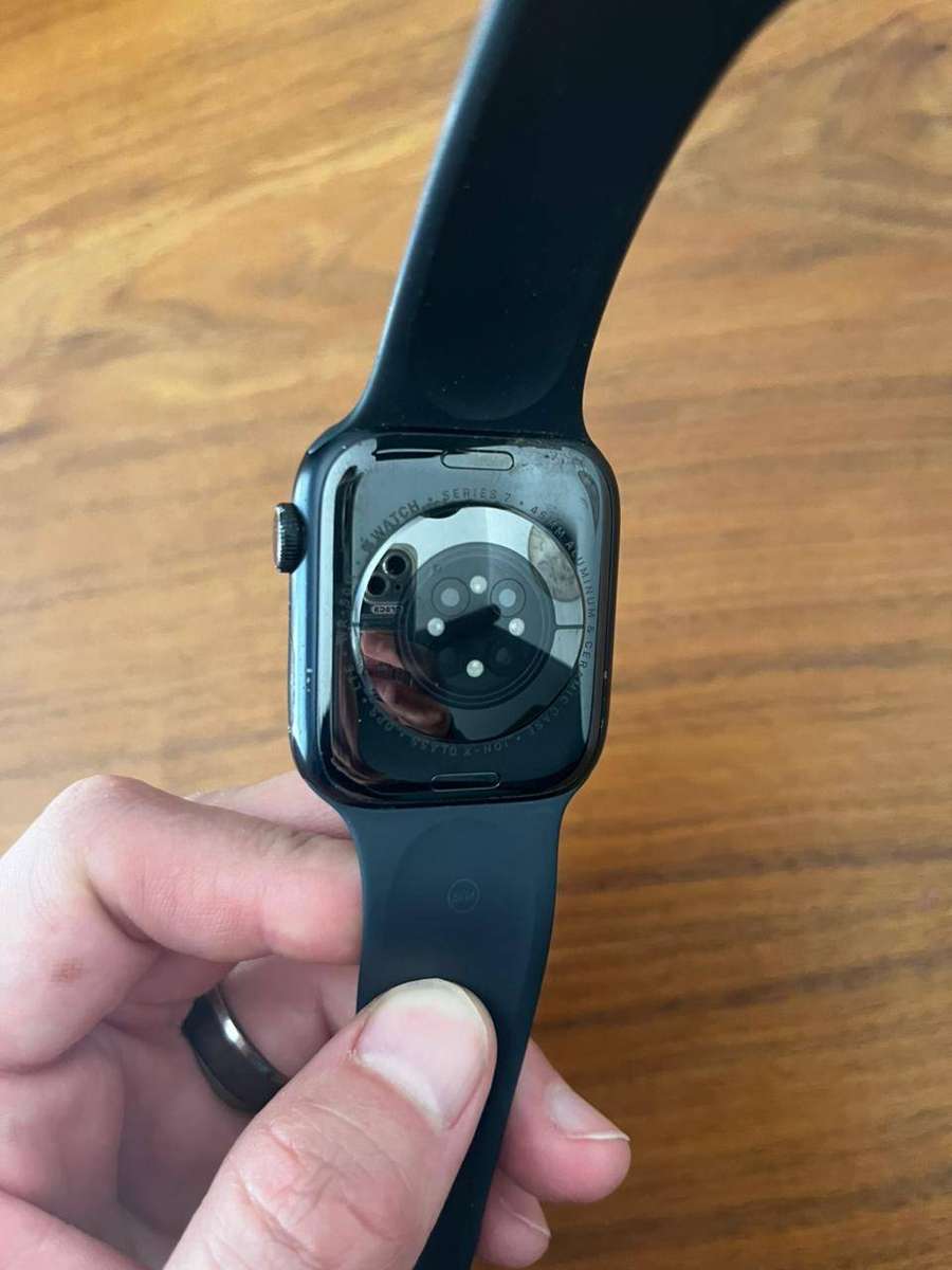 Apple Watch 7 45mm WIFI and LTE ***Button is sticky!