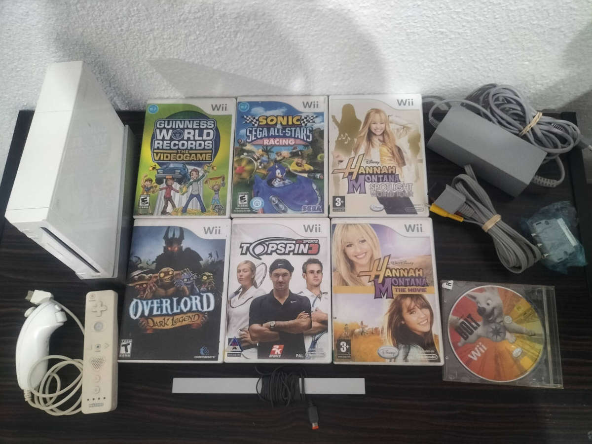 Wii Console White with X7 Wii games (Wii)