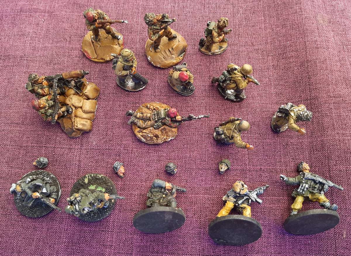 Warlord game 52 figurines, metall, 28-32mm plus leaf cutter for model making of realistic trees.