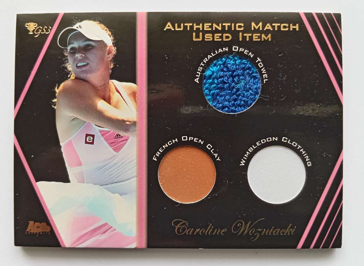 CAROLINE WOZNIACKI - ACE AUTHENTIC TENNIS 2012 - CERTIFIED TRIPPLE "MEMORABILIA" TRADING CARD SM8