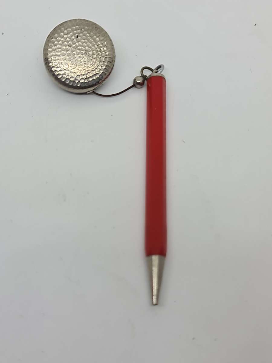BROOCH PENCIL CHAIN VINTAGE RETRACTABLE .