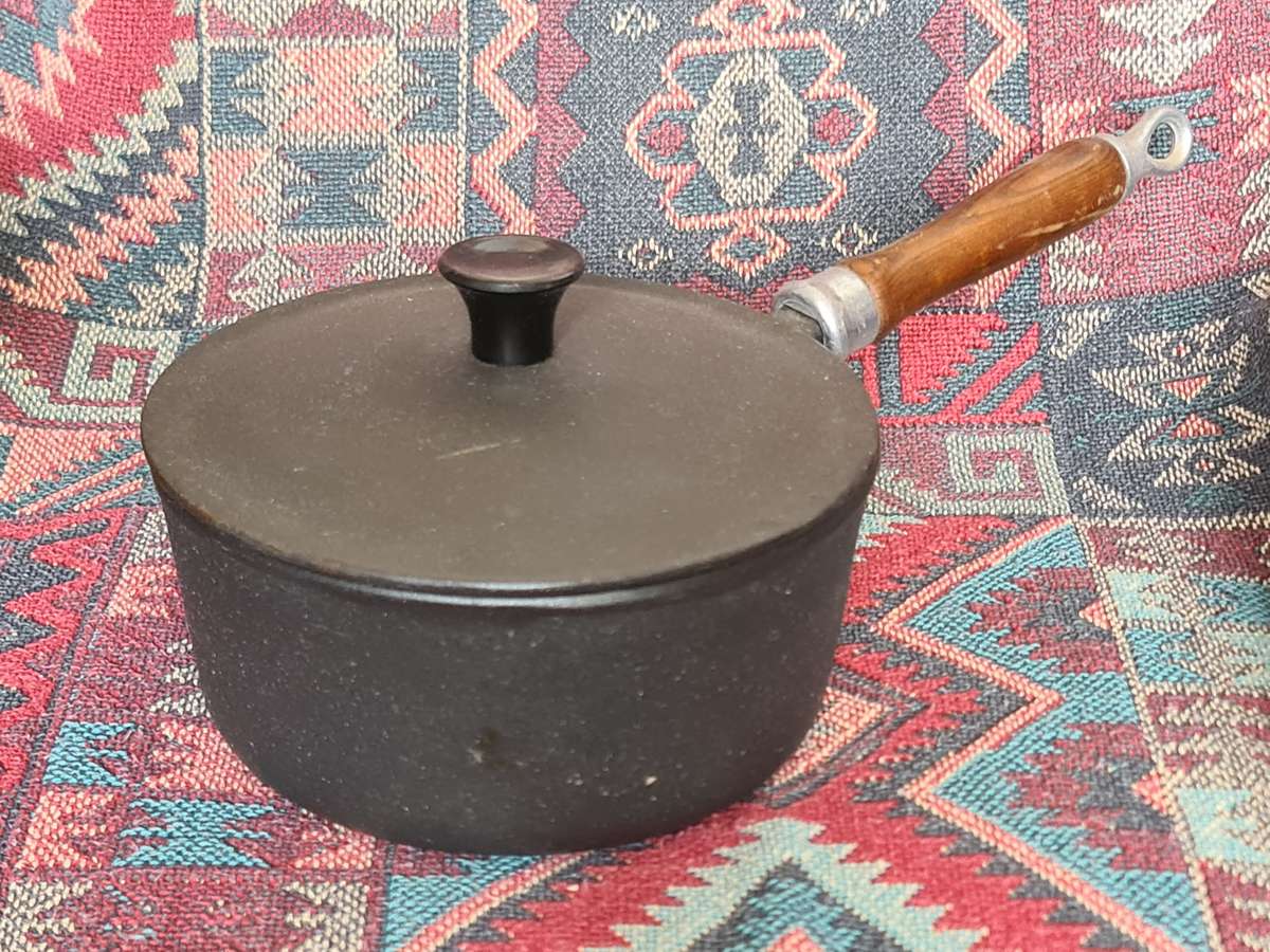 Reflection Cast Iron Pot