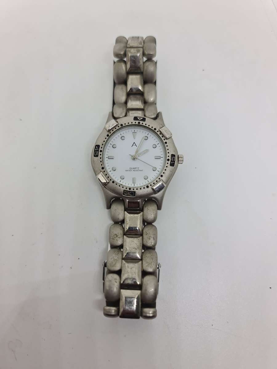 Mens Avon Quartz watch