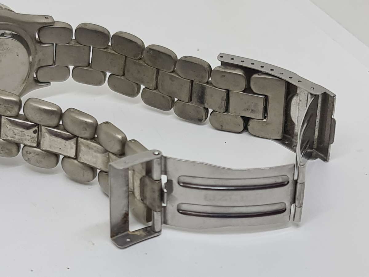 Mens Avon Quartz watch