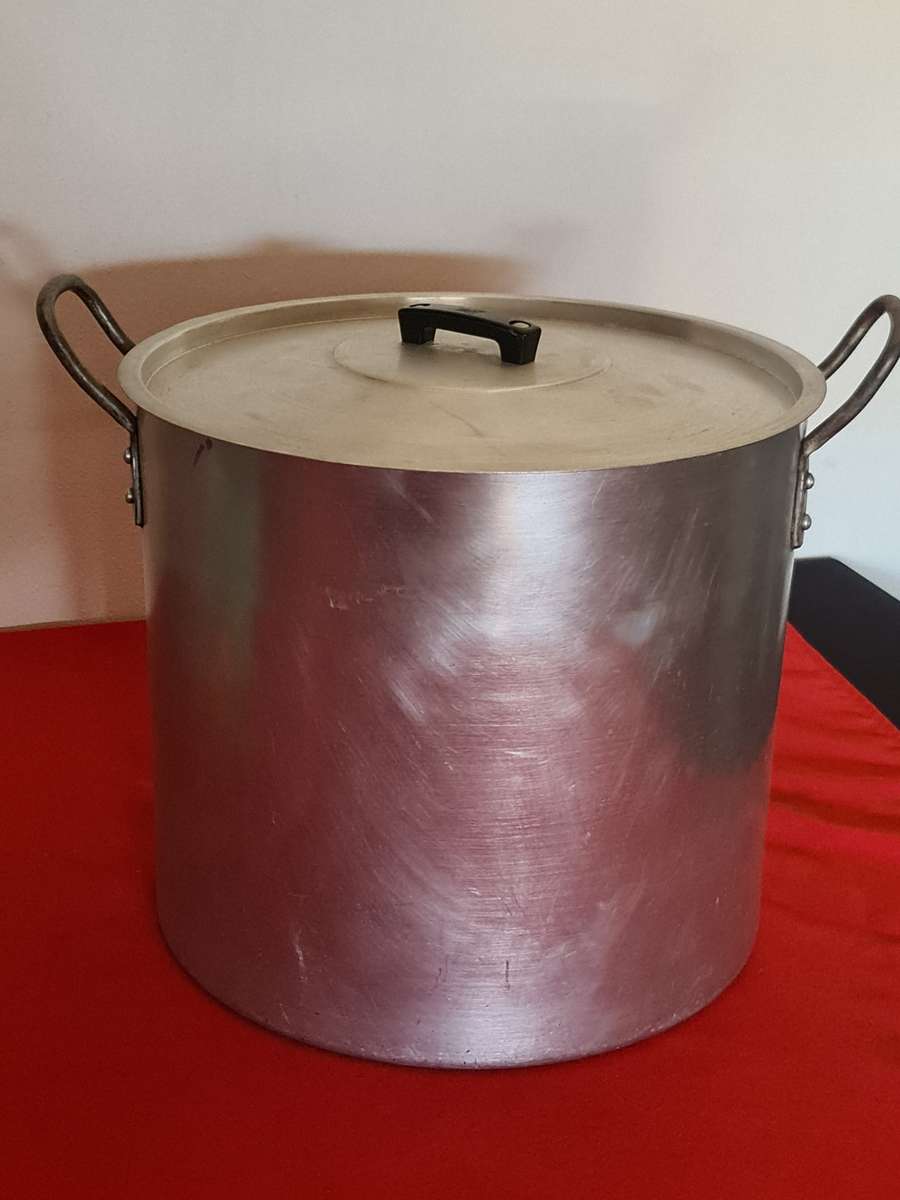 Large Aluminium Hart pot