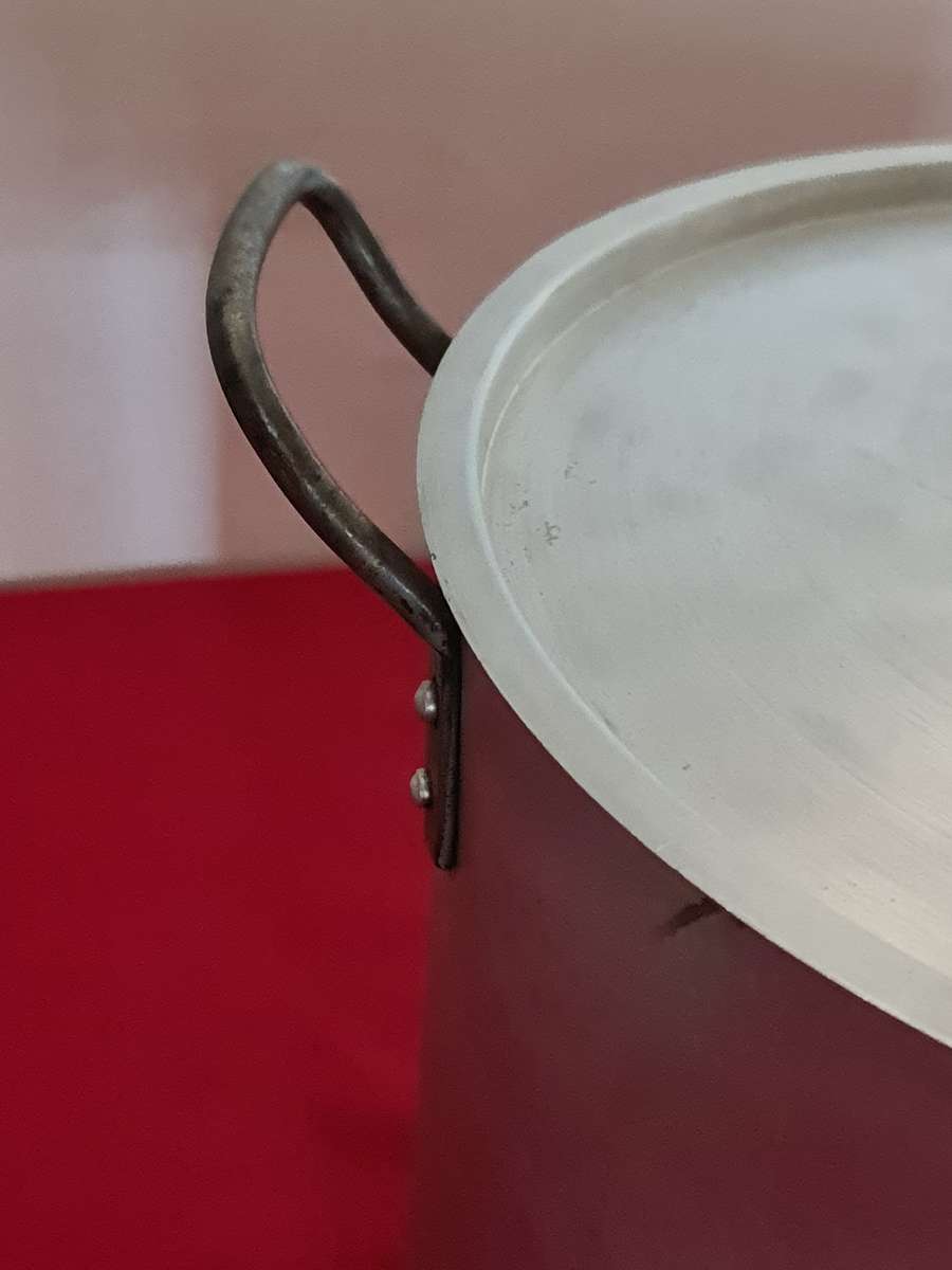 Large Aluminium Hart pot