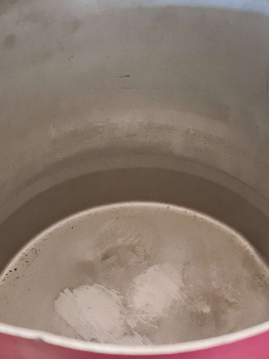 Large Aluminium Hart pot