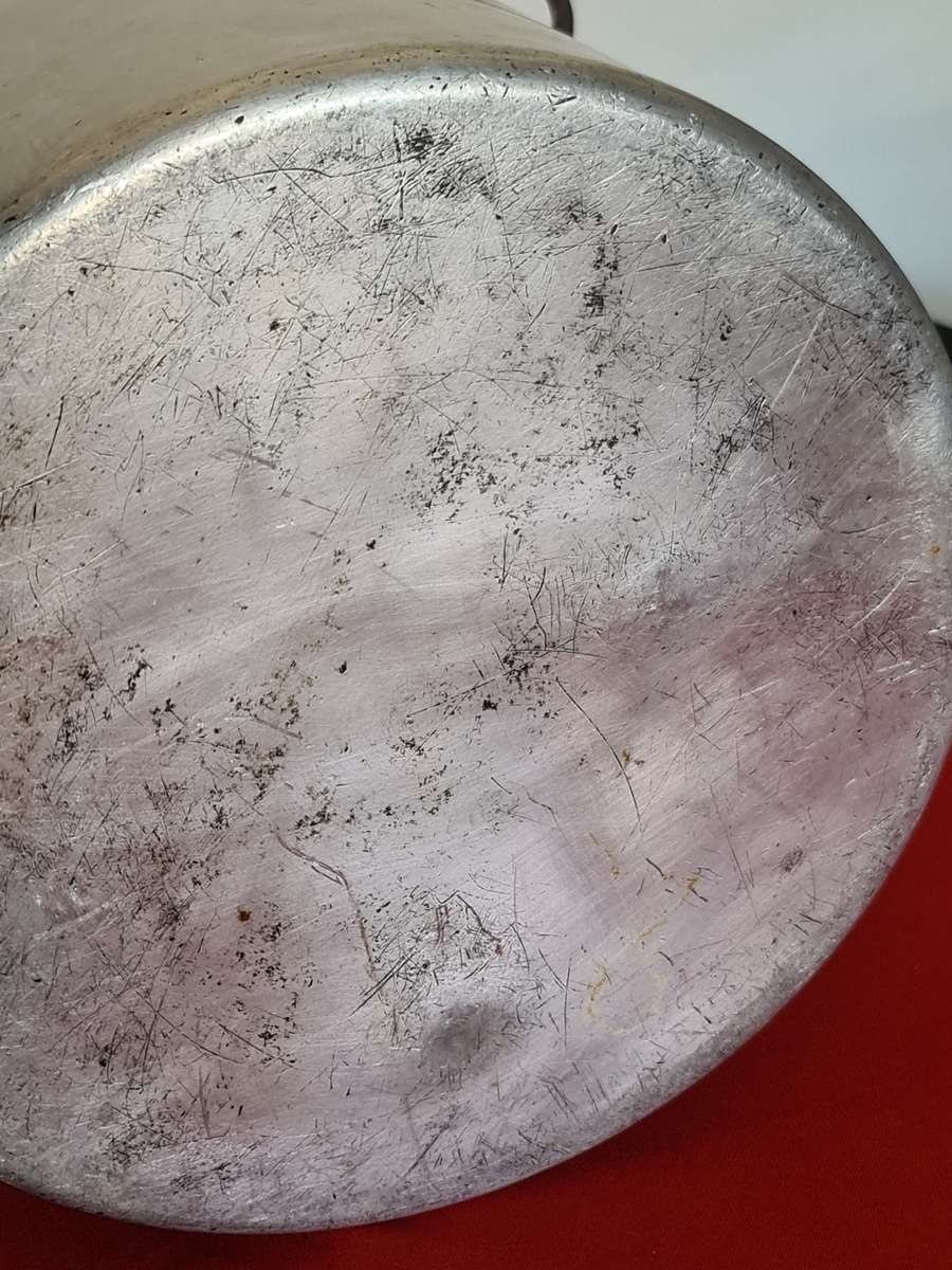 Large Aluminium Hart pot