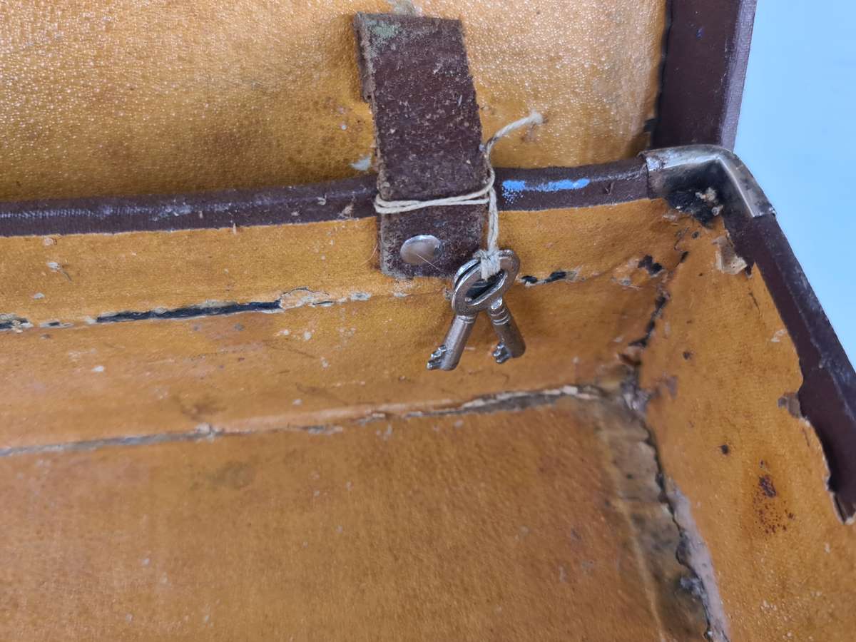 Leather style Artist case