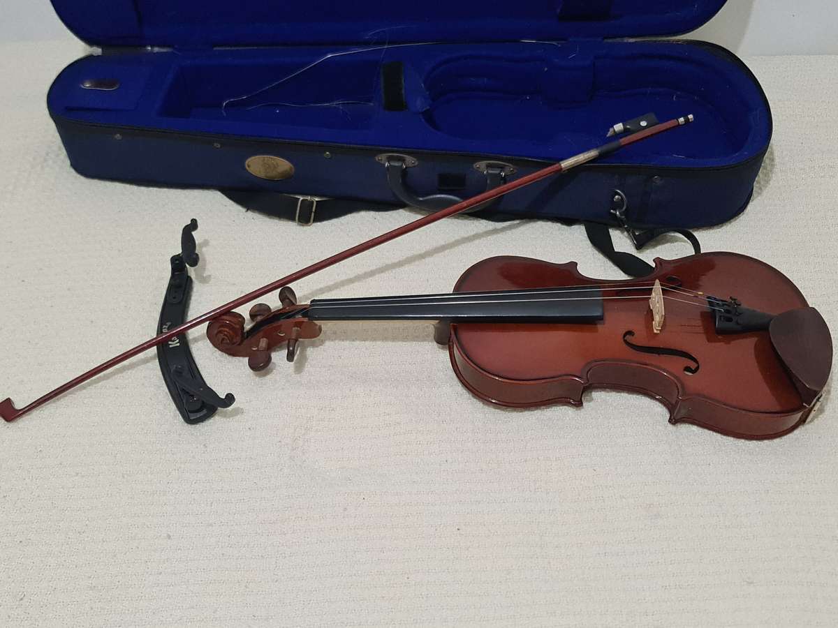 Stentor violin with case, Student 1