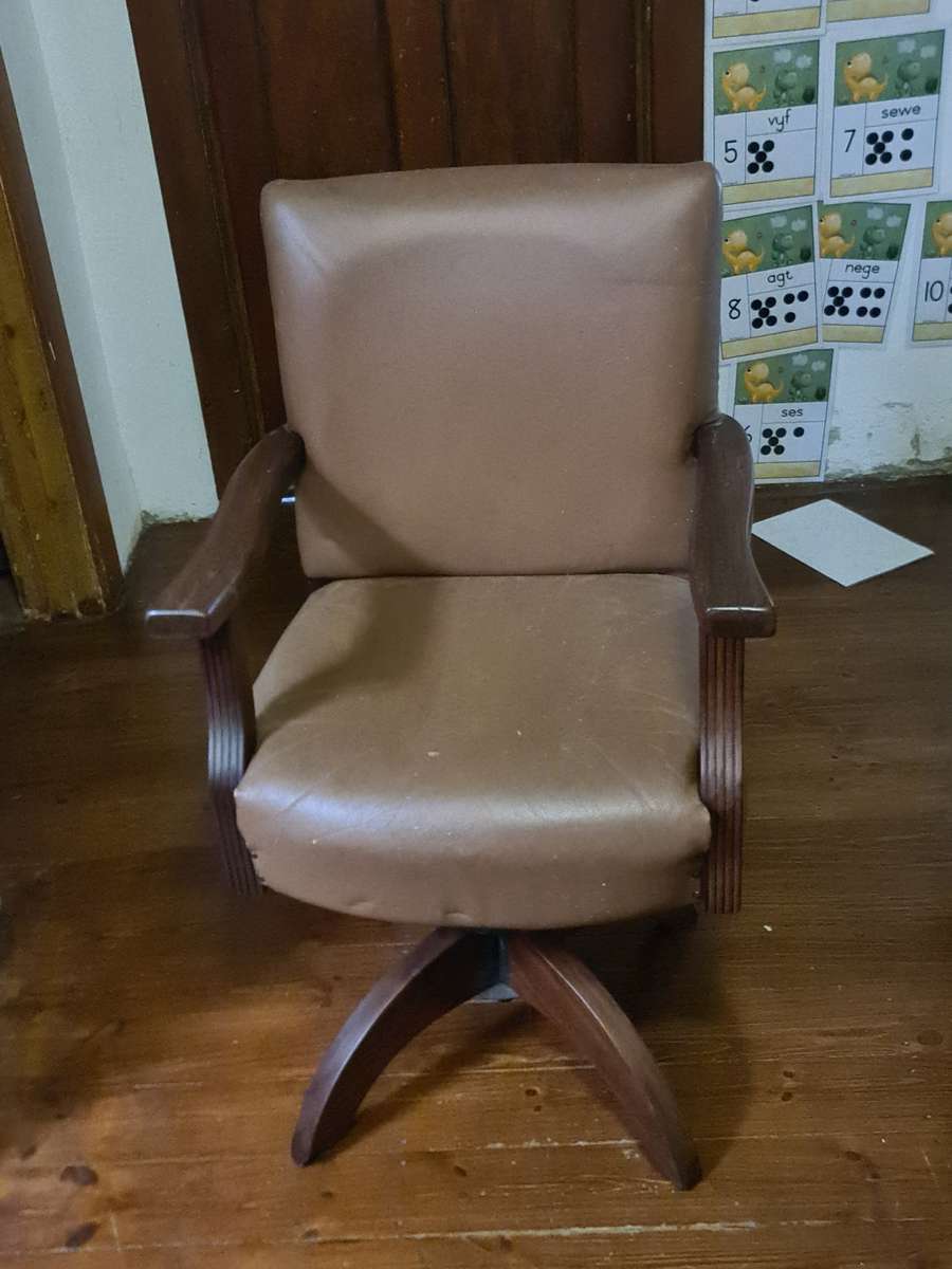Partridge Wood Swivel Office Chair