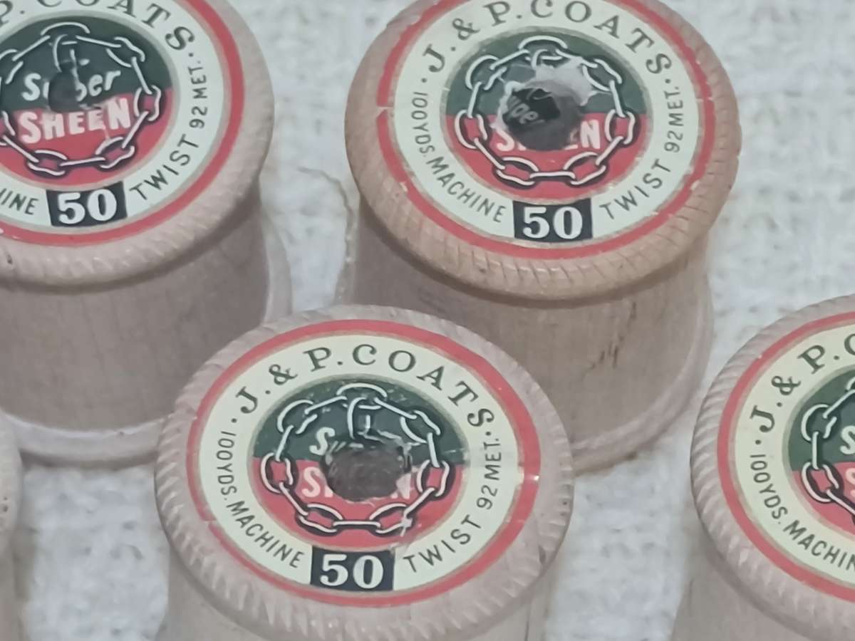 X6 Vintage Wooden bobbins