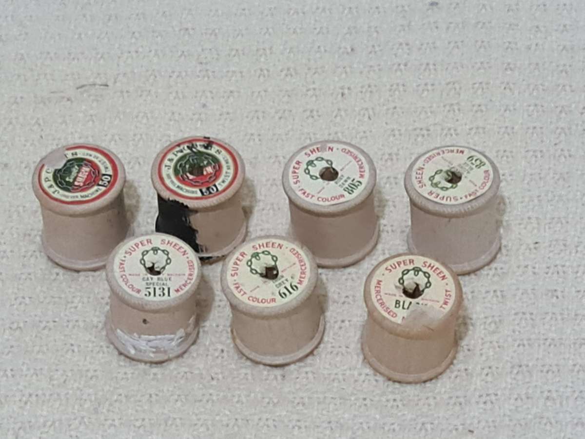 X7 Vintage Wooden Bobbins