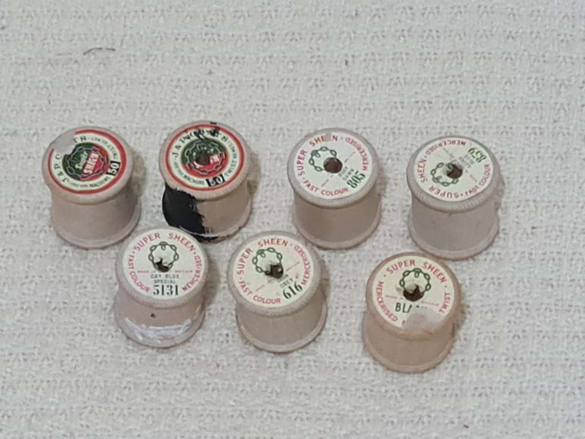 X7 Vintage Wooden Bobbins