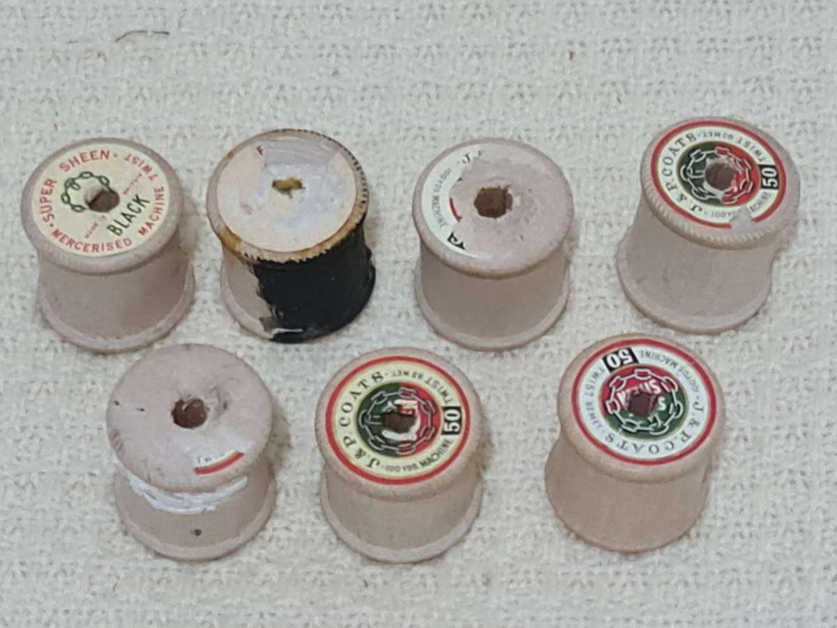 X7 Vintage Wooden Bobbins