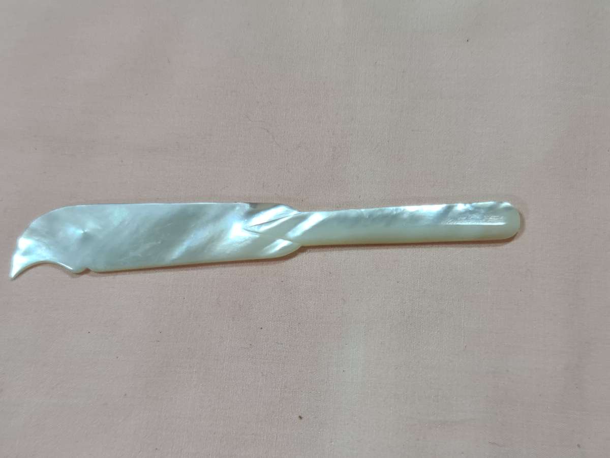 Mother of Pearl Caviar knife