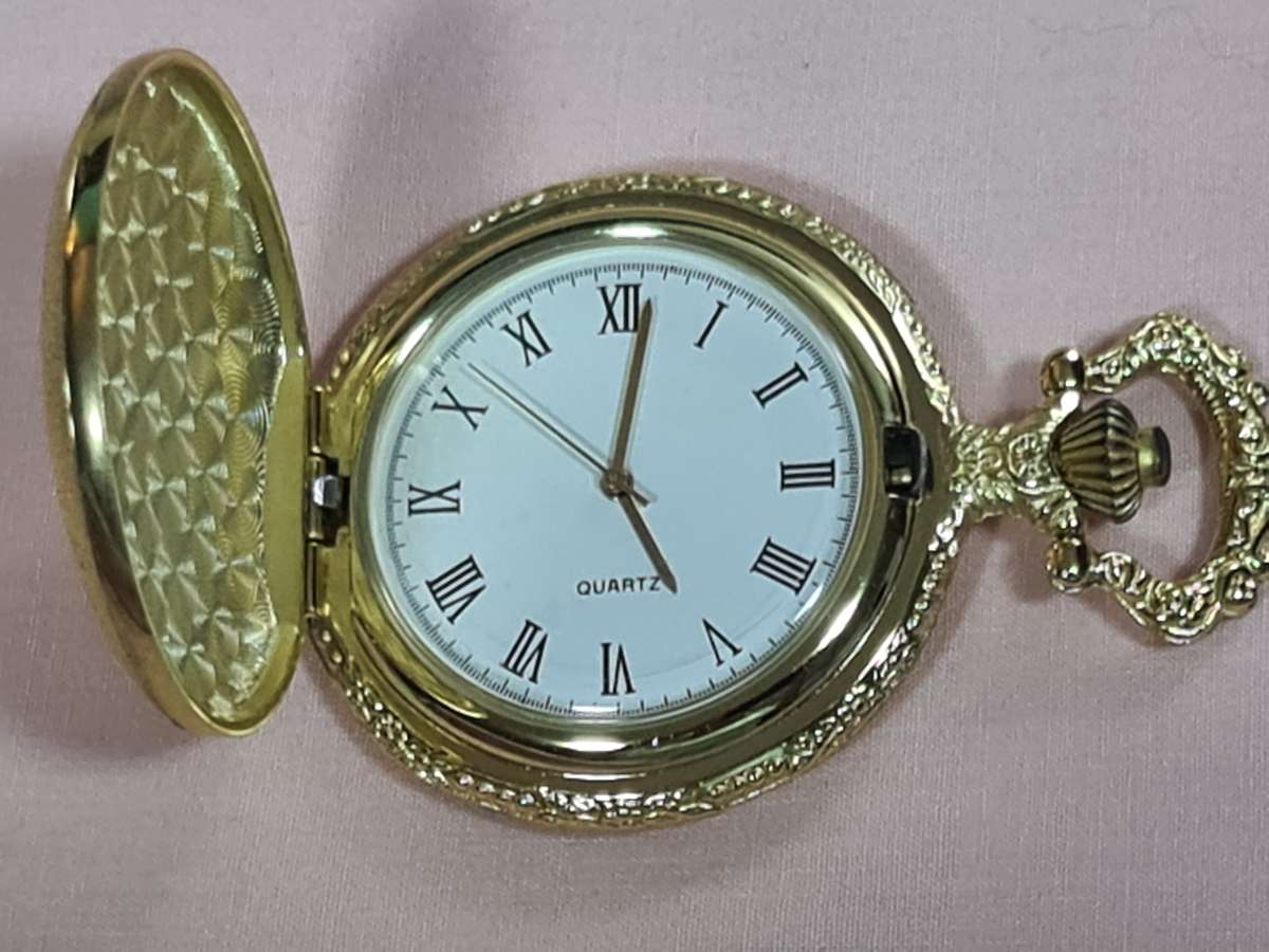 Pocket Watch: Quartz gold tone