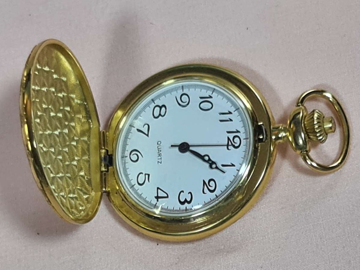 Pocket Watch: Quartz gold tone
