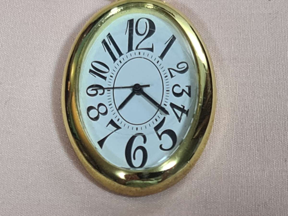 Pocket Watch: Quartz Oval