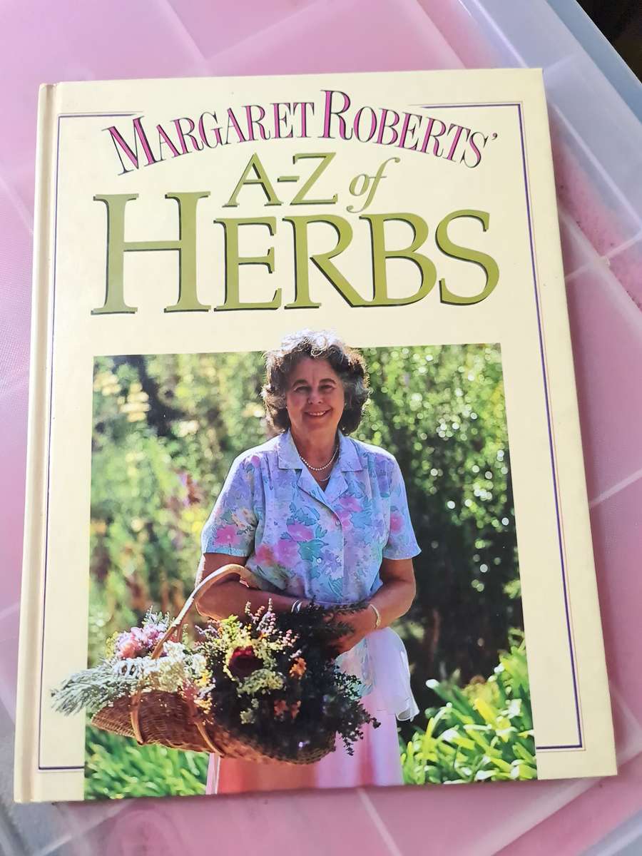 Margaret Roberts: A-Z of Herbs