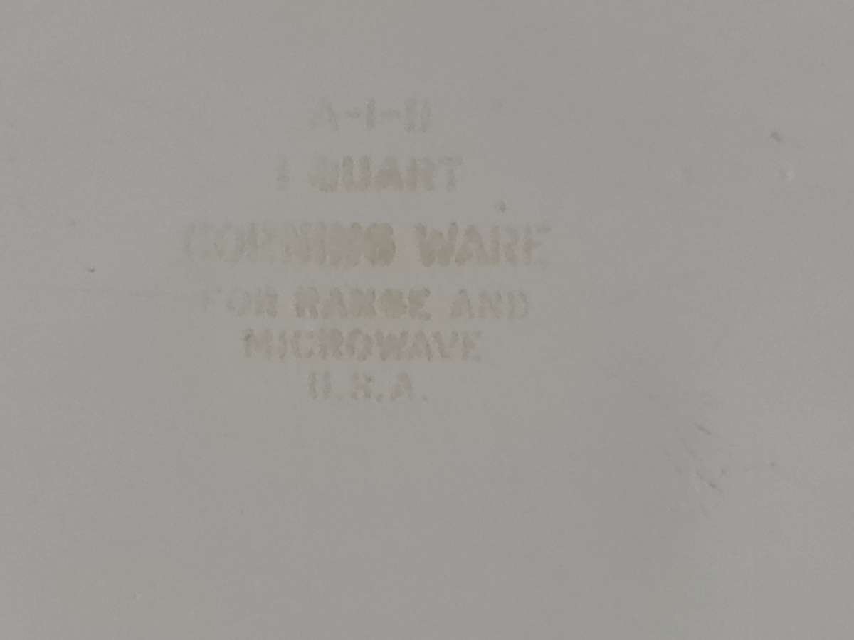 Blue Cornflower Corningware bowl with lid.