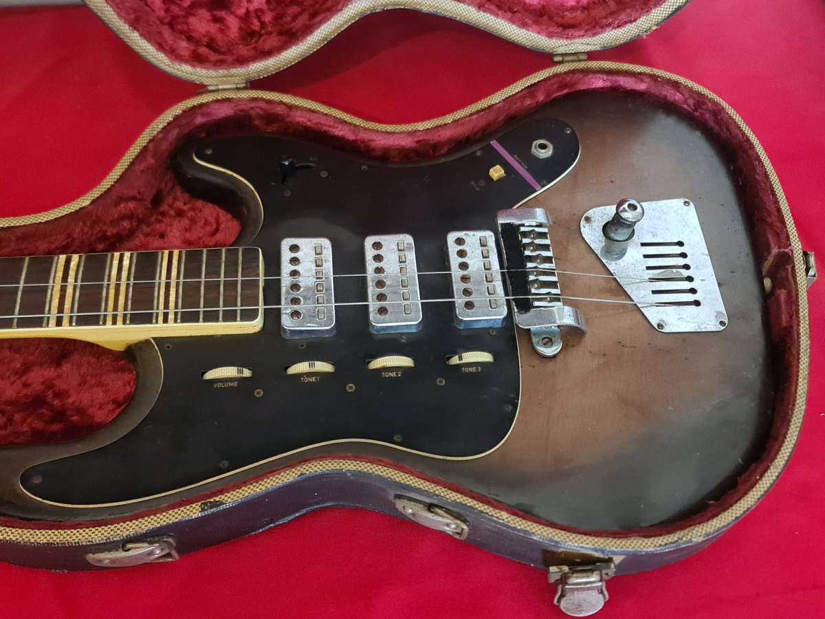 Hofner Guiatar in original box