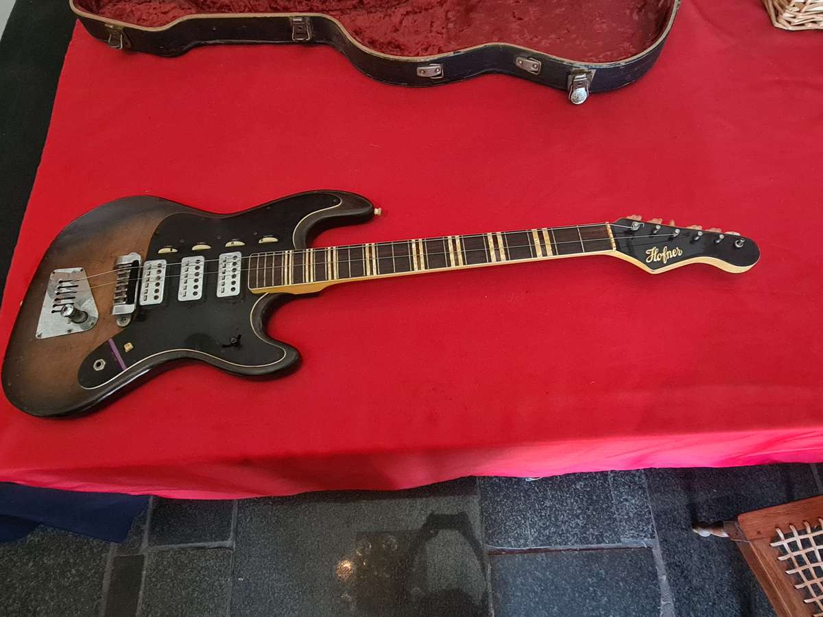 Hofner Guiatar in original box