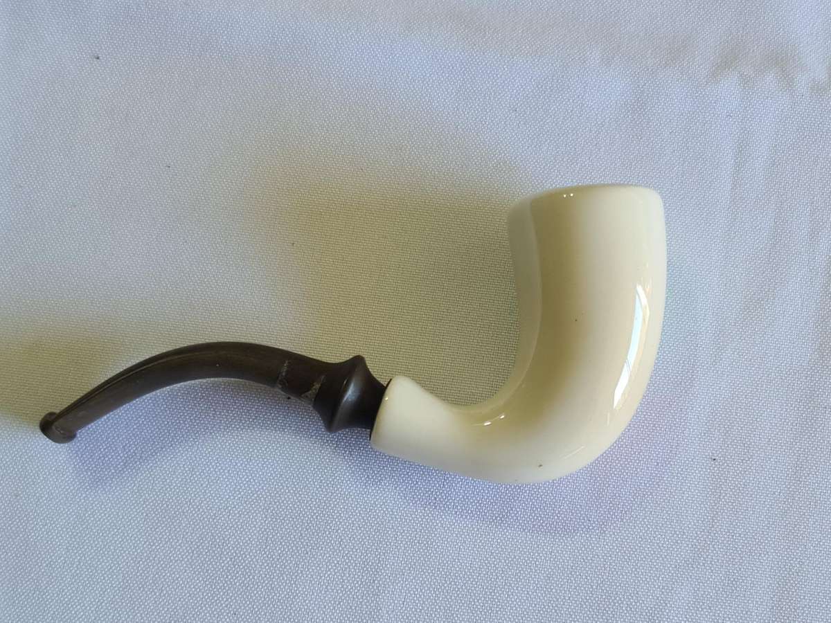 Vintage Lighter, Pipe holder and Meerschum pipe