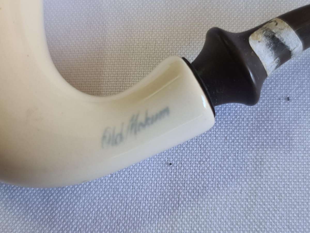 Vintage Lighter, Pipe holder and Meerschum pipe