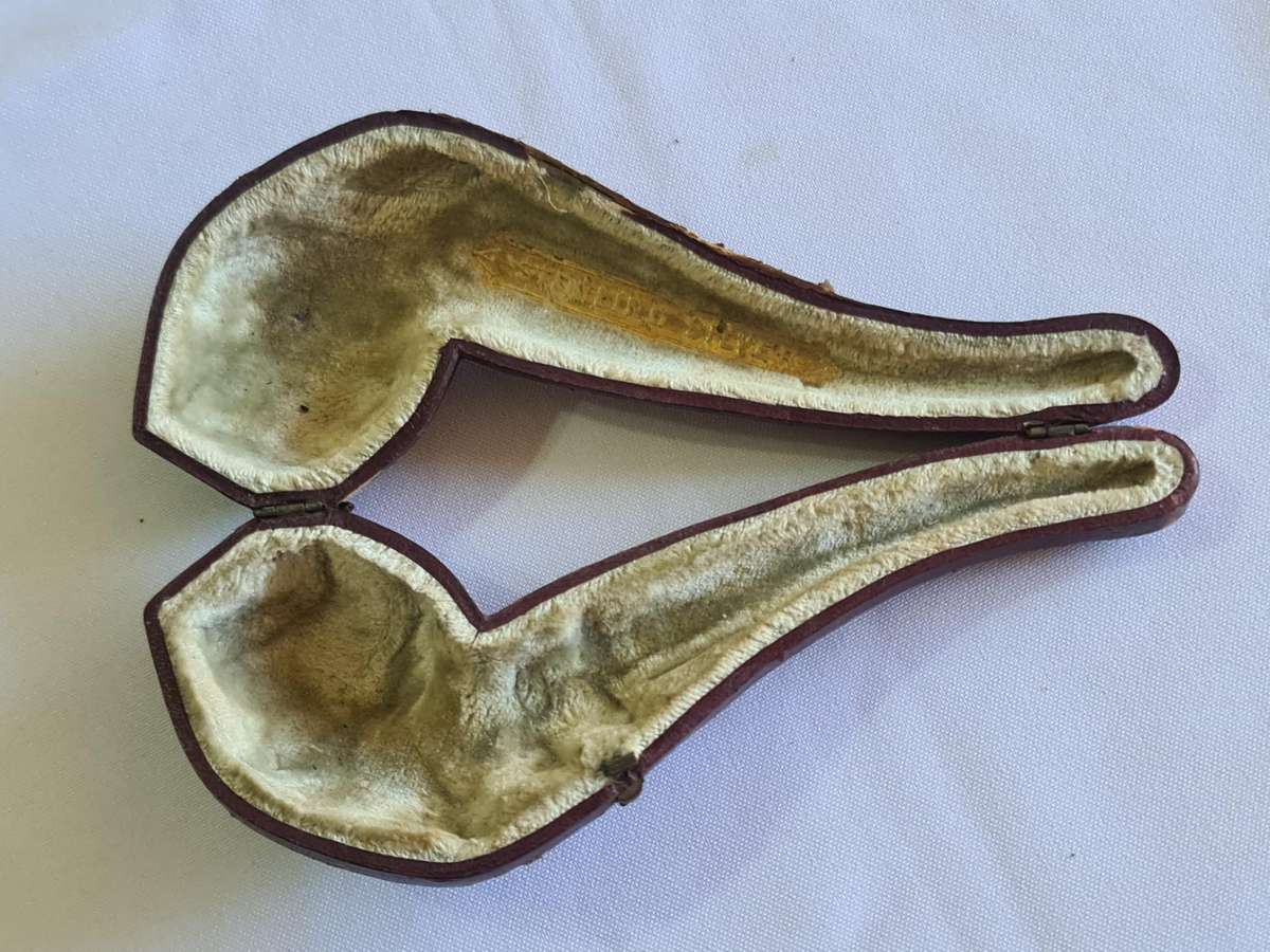 Vintage Lighter, Pipe holder and Meerschum pipe