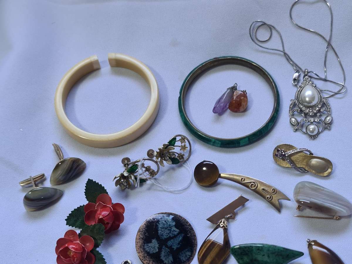 Mixed Vintage Jewelry