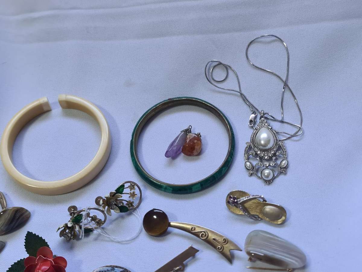 Mixed Vintage Jewelry