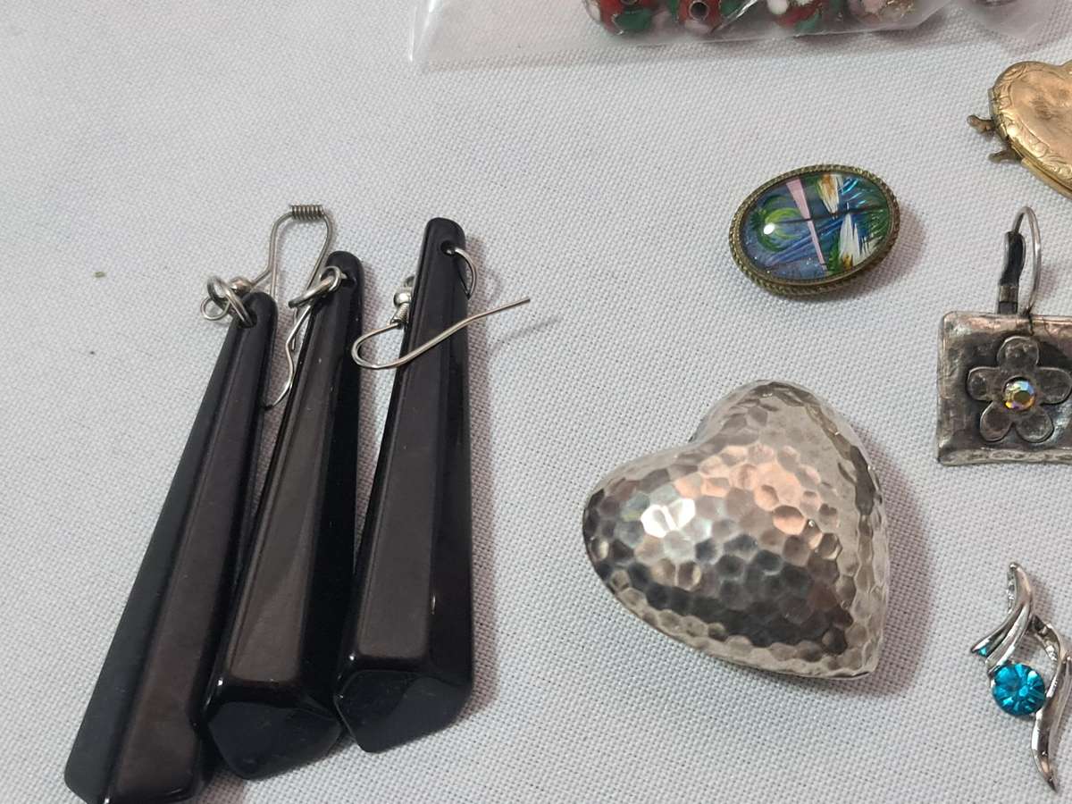 Mixed Vintage Jewelry. Some needs repair. No silver.