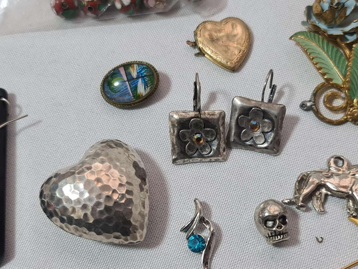 Mixed Vintage Jewelry. Some needs repair. No silver.