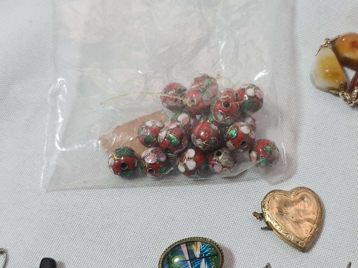 Mixed Vintage Jewelry. Some needs repair. No silver.