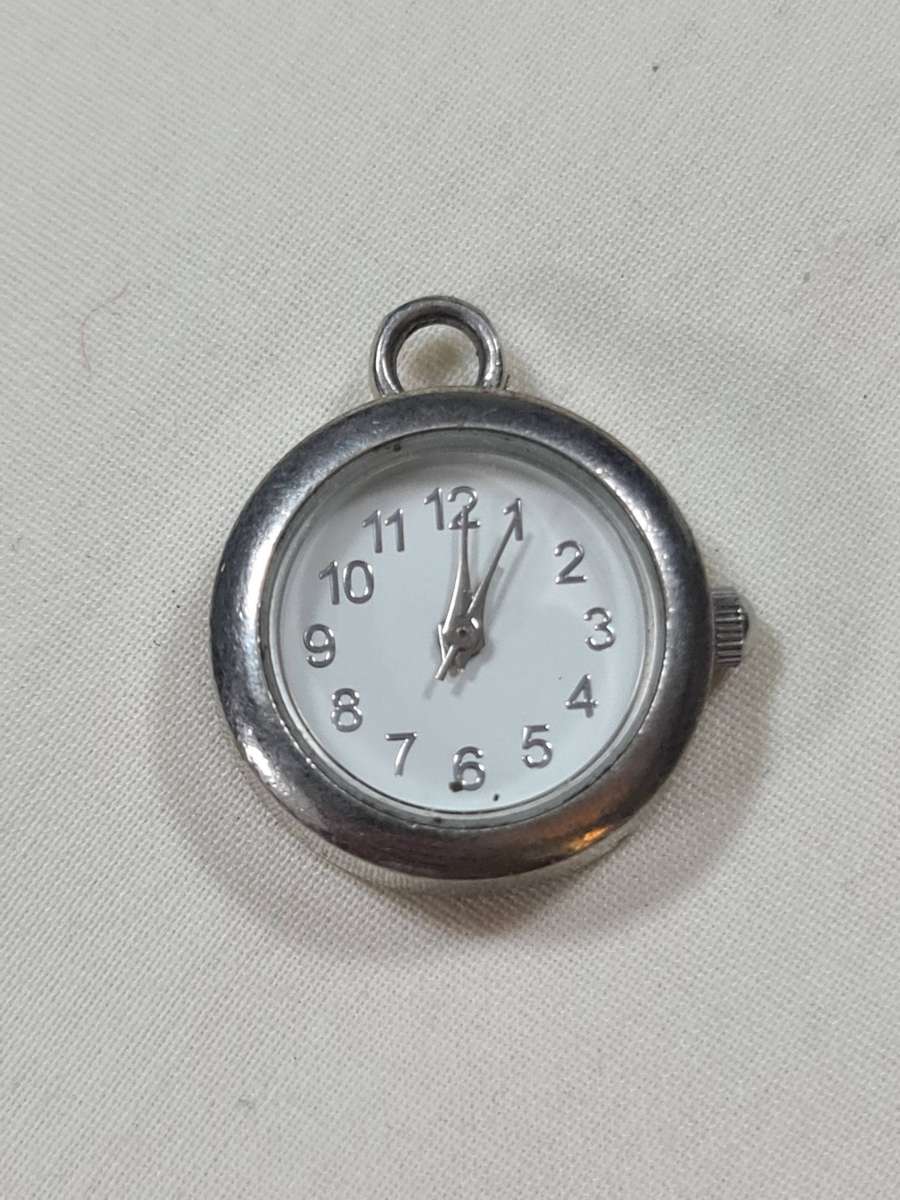 Ladies Quartz pendant watch