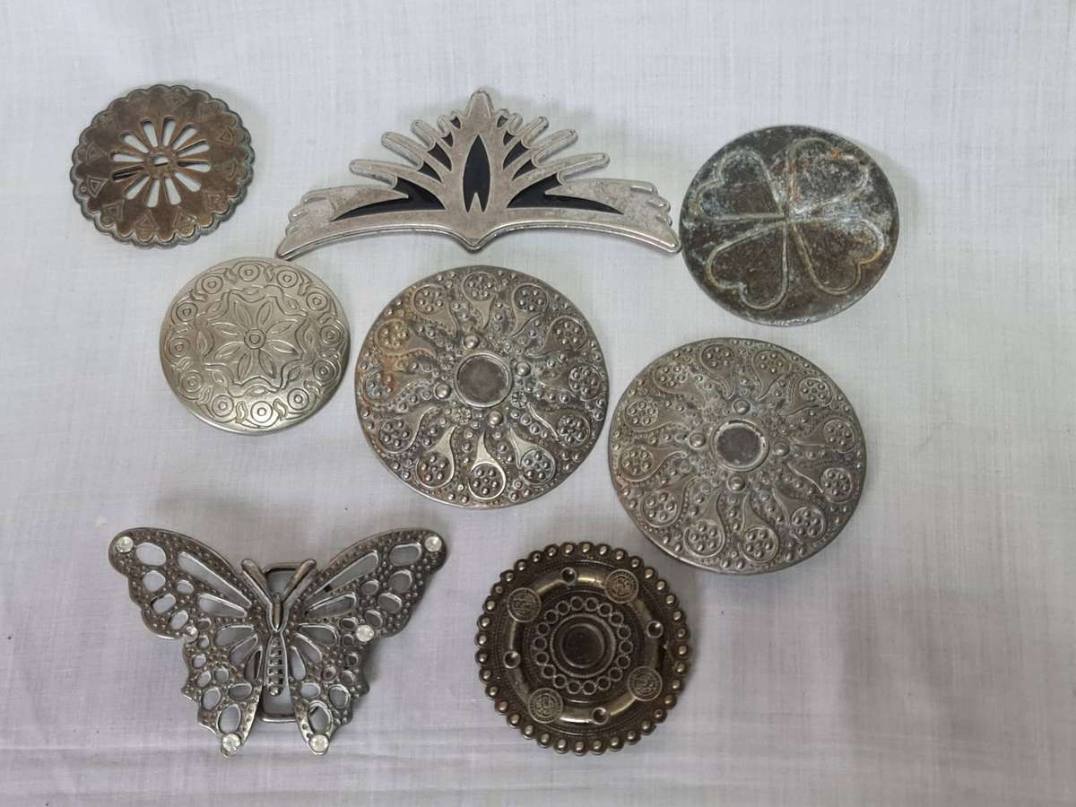 X8 Mixed vintage metal belt buckles