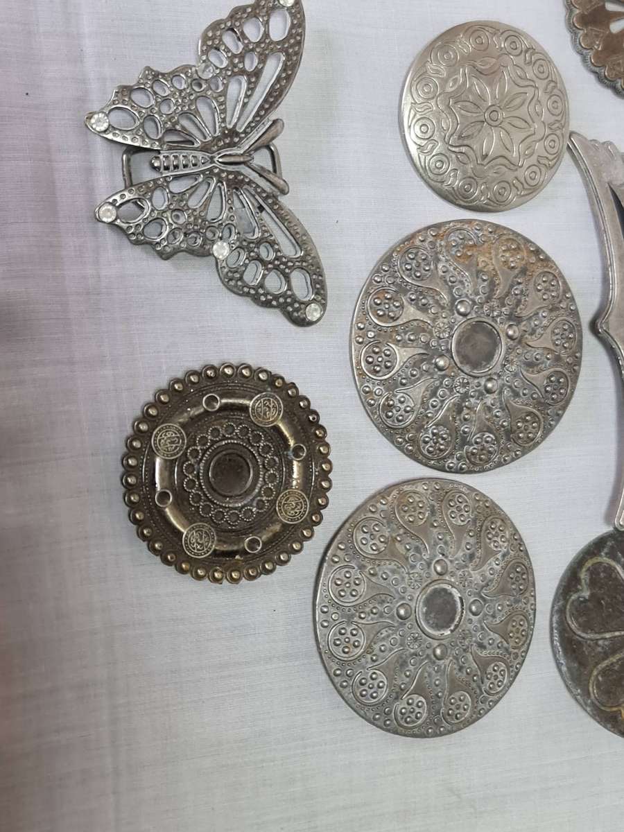 X8 Mixed vintage metal belt buckles