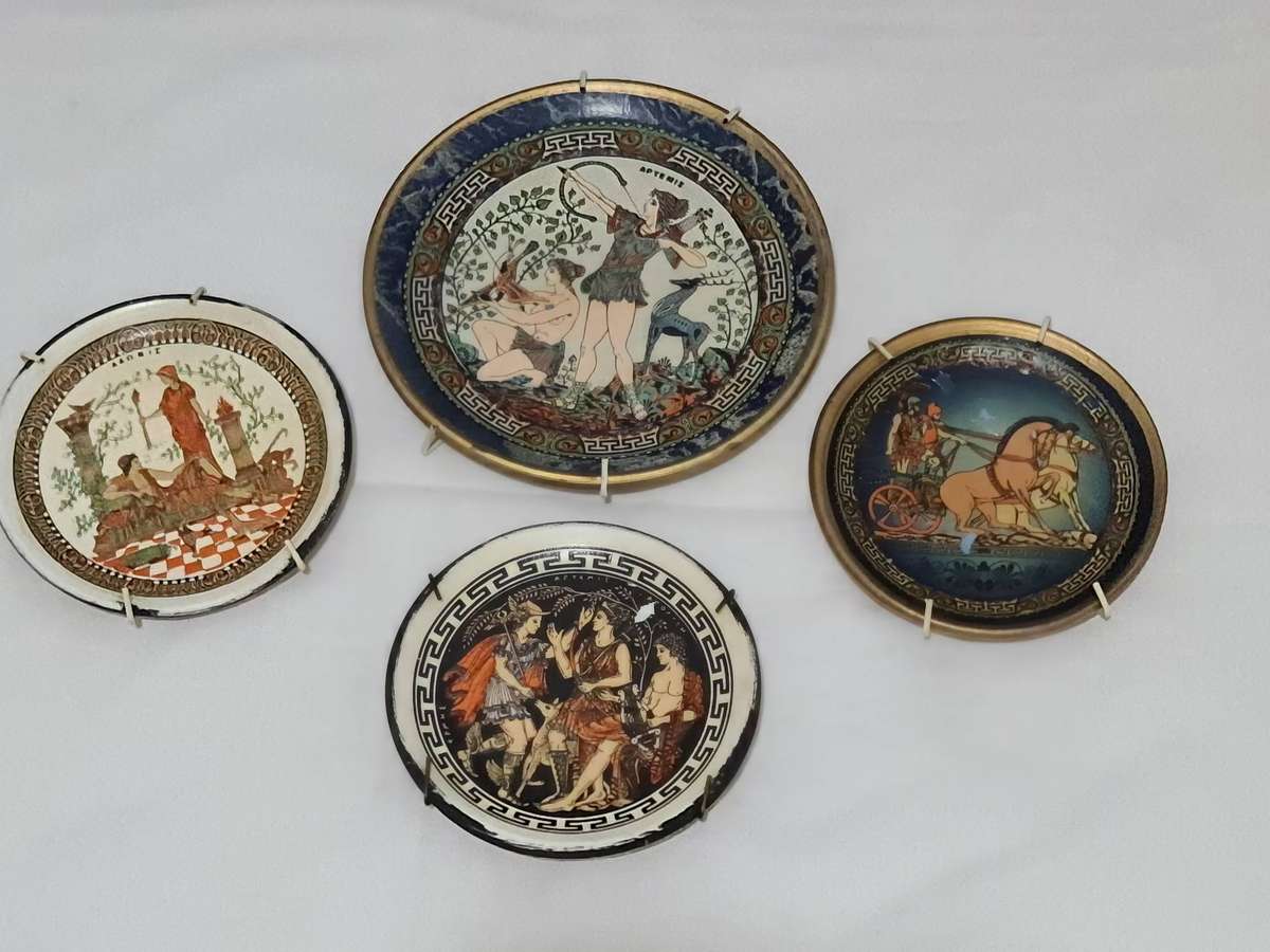 X4 Made in Greece decor plates