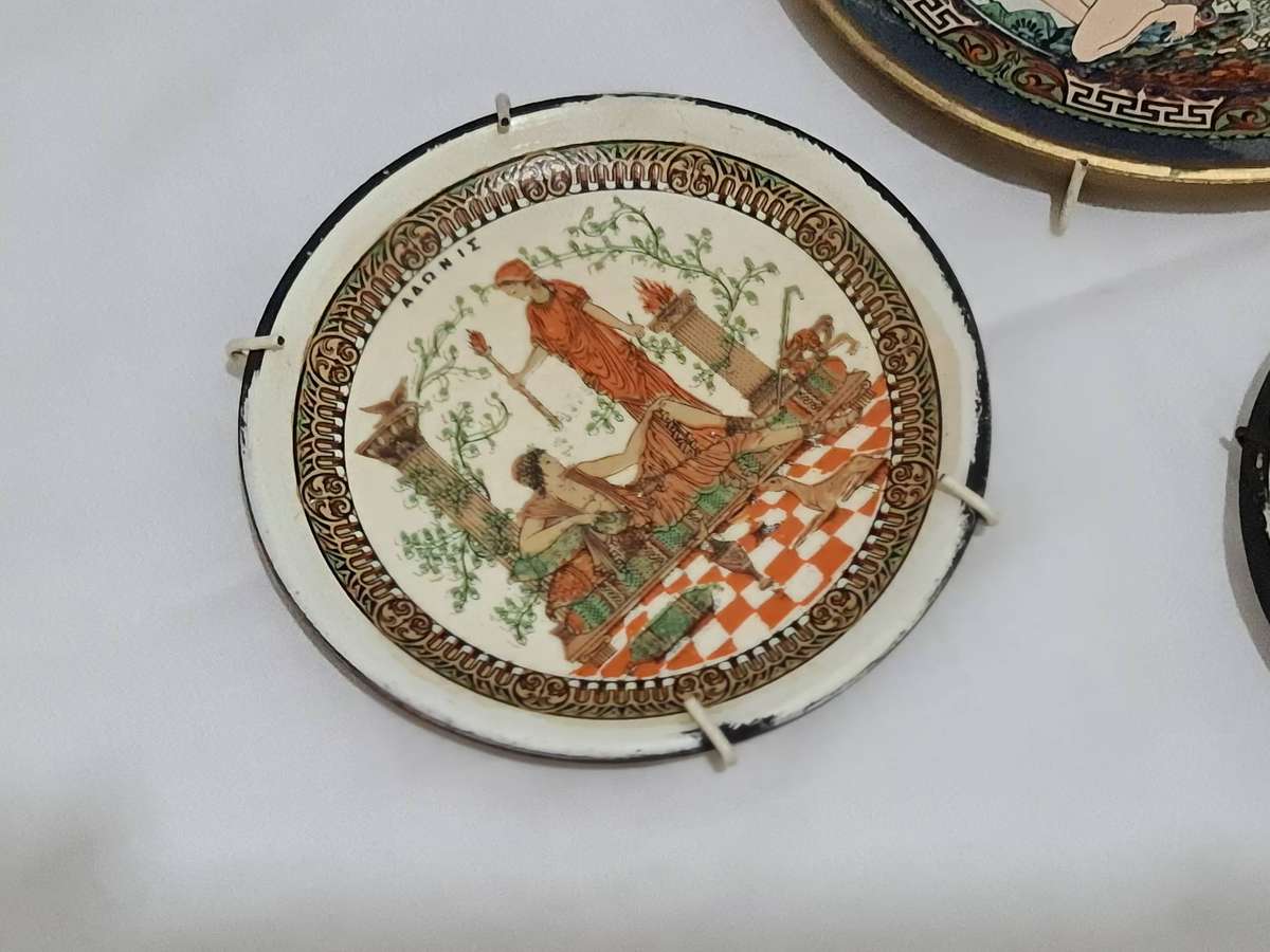 X4 Made in Greece decor plates