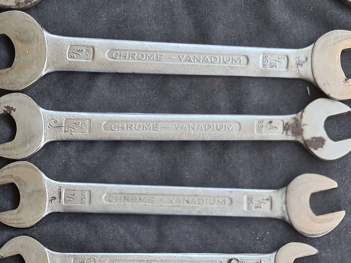 Tools: X6 Chrome-vanadium wrenches