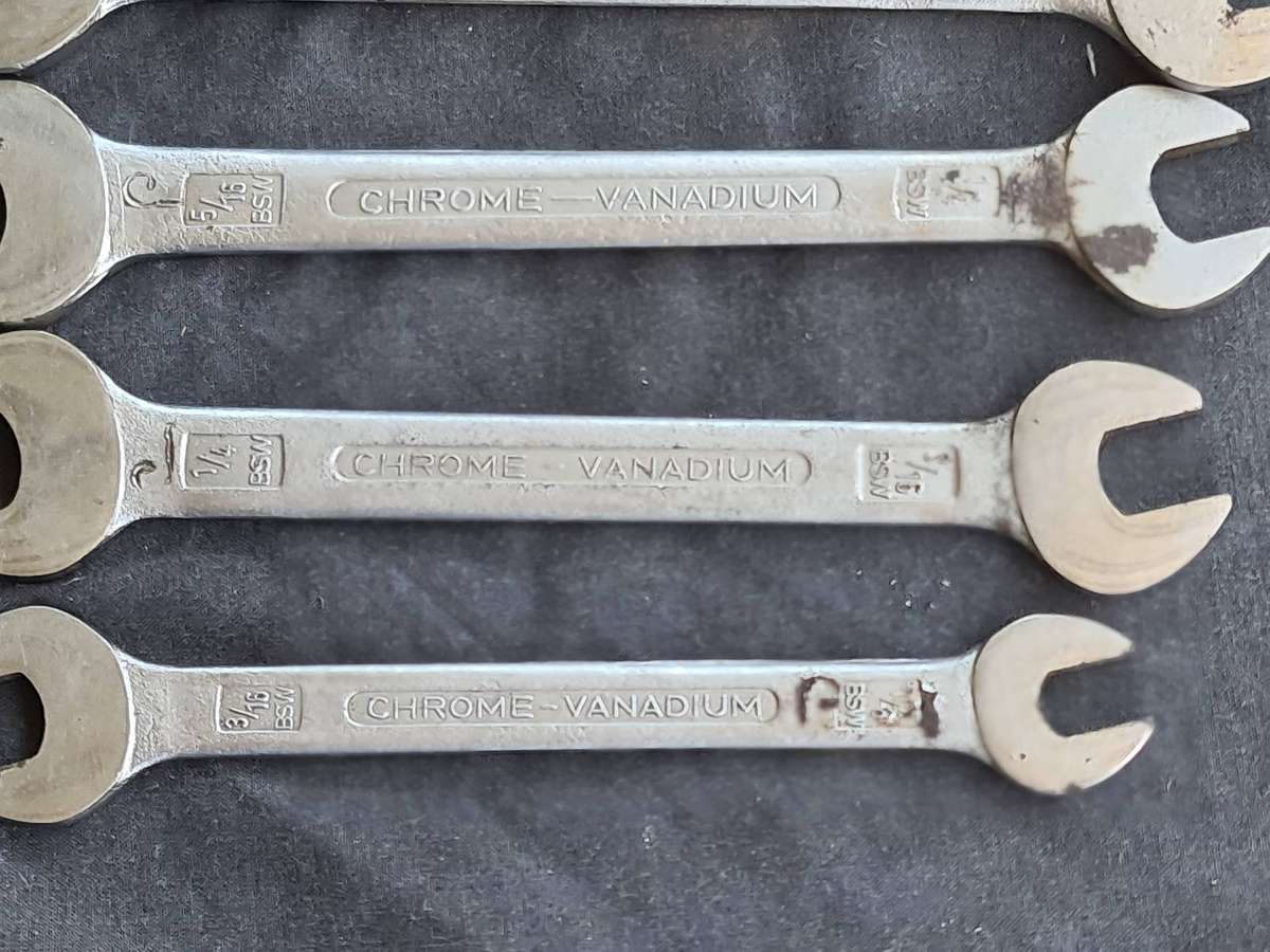 Tools: X6 Chrome-vanadium wrenches