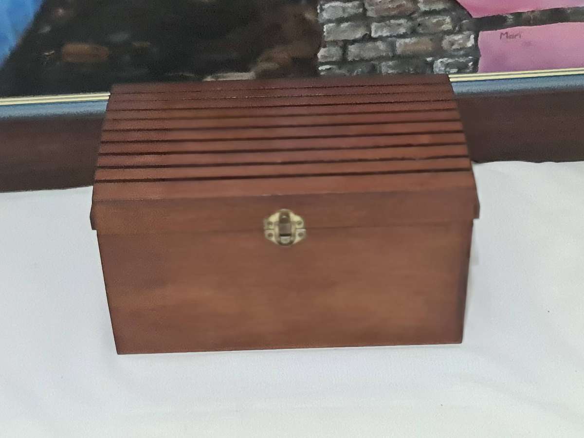 Vintage Jewelry box with some jewelry