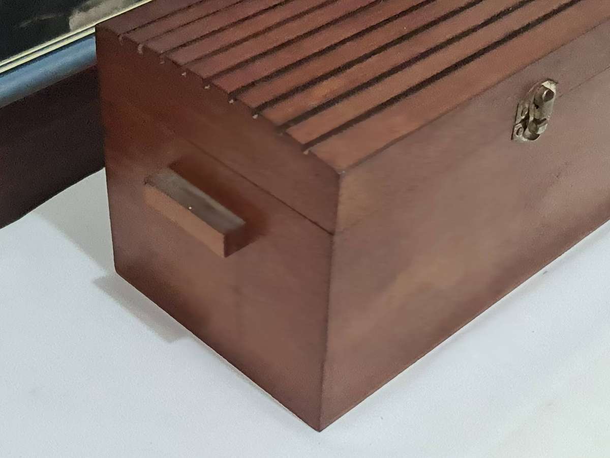 Vintage Jewelry box with some jewelry