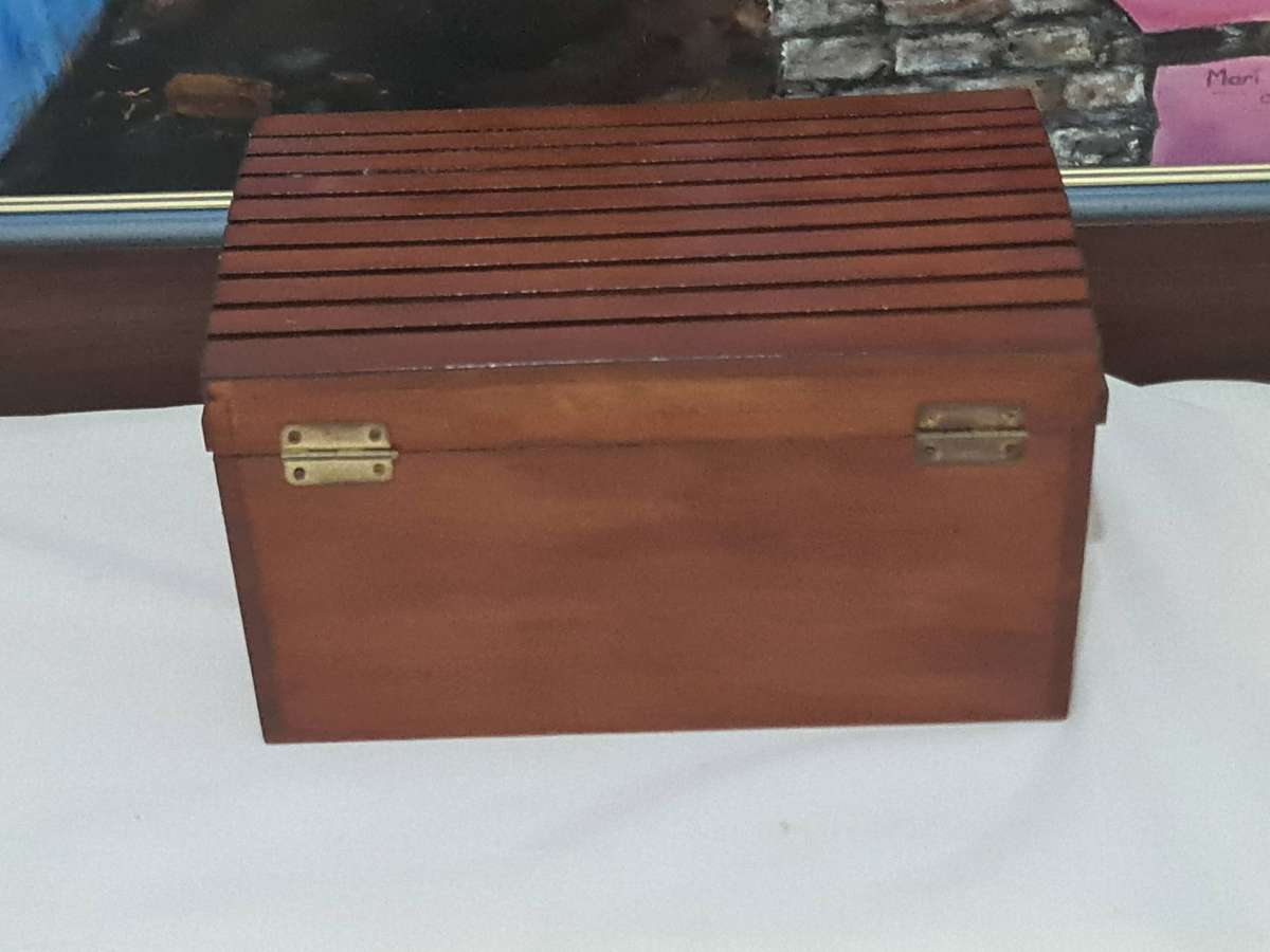 Vintage Jewelry box with some jewelry