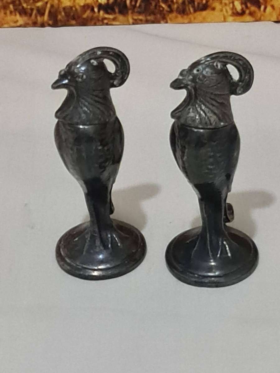 Circa 1930 Viking Bird salt and pepper shakers