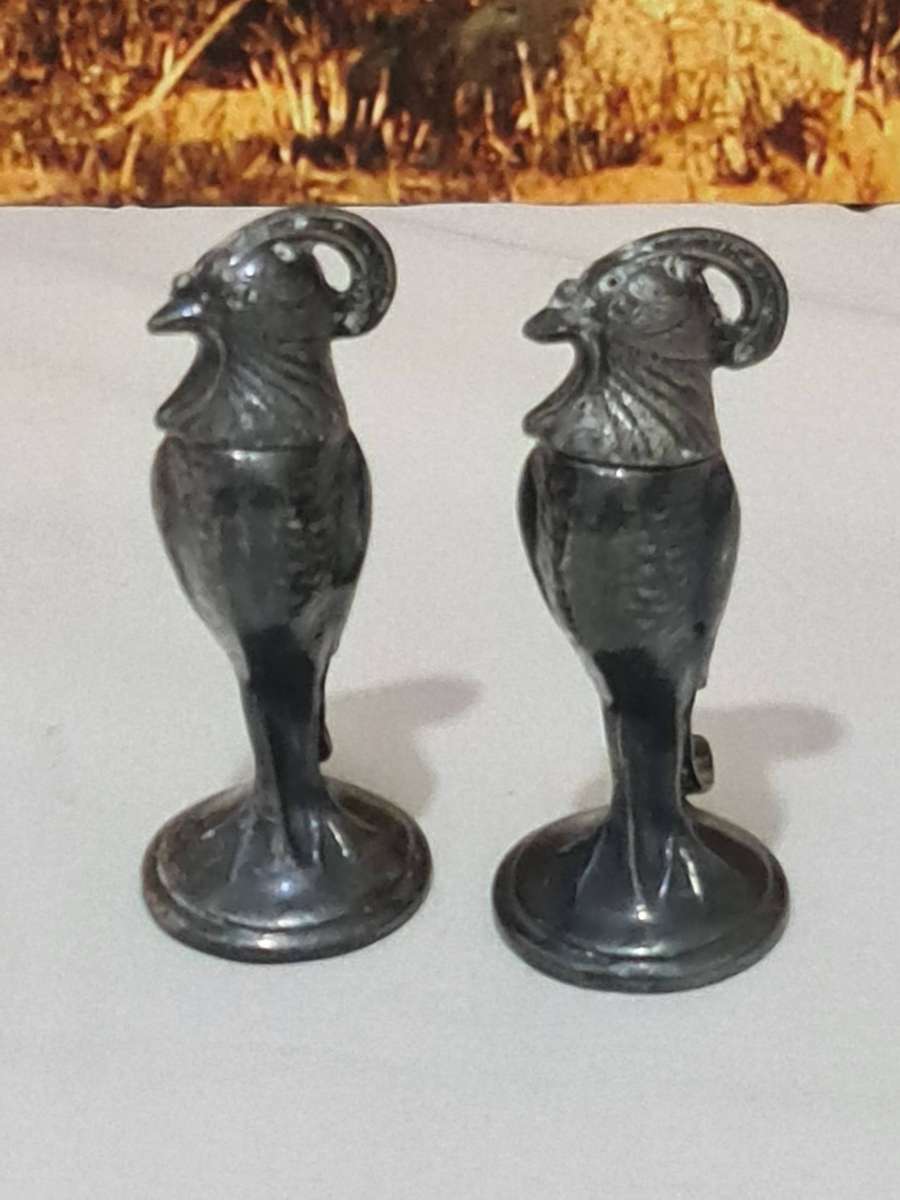 Circa 1930 Viking Bird salt and pepper shakers