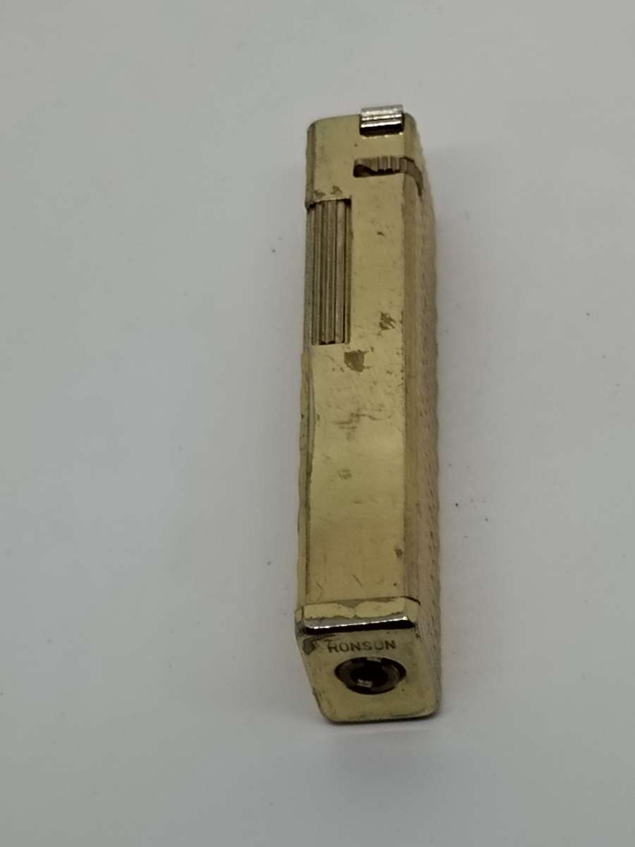 Vintage gold tone Ronson lighter