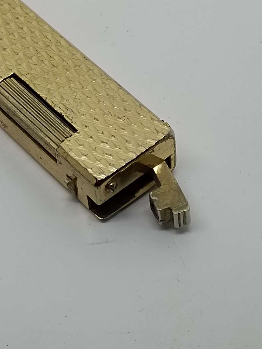 Vintage gold tone Ronson lighter